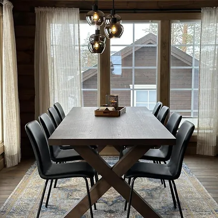 Sentrumsnaer Roroshytte * Røros