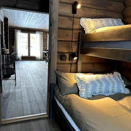 Σπίτι διακοπών Sentrumsnaer Roroshytte