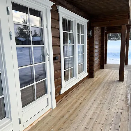 Sentrumsnaer Roroshytte * Røros